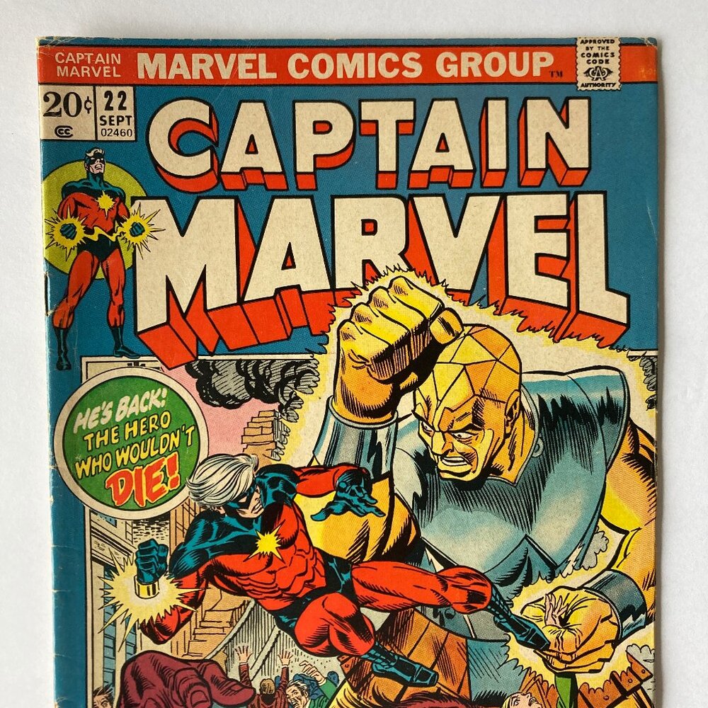 Captain Marvel #22 (Sep 1972, Marvel) Cameo by the Avengers and Sub-Mariner!
